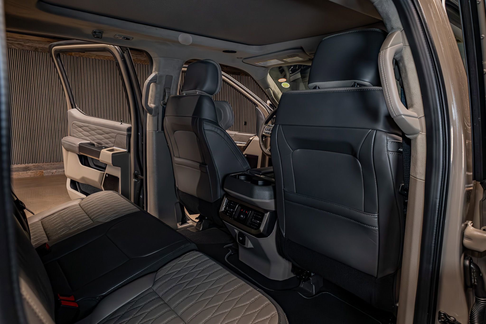 Used 2026 Ford F350 Platinum w/ Platinum Plus Package image 26