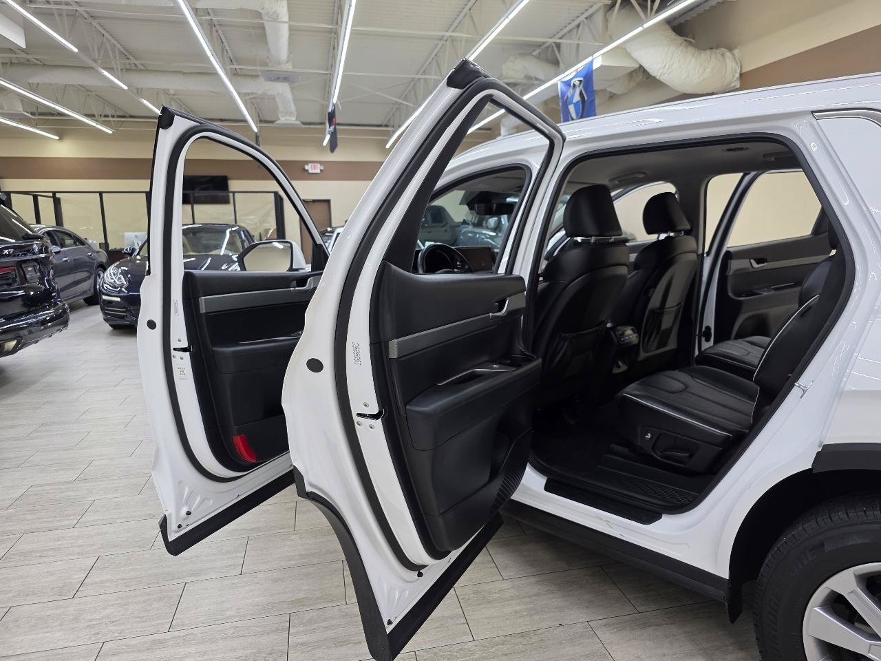 Used 2025 Hyundai Palisade SEL FWD image 17