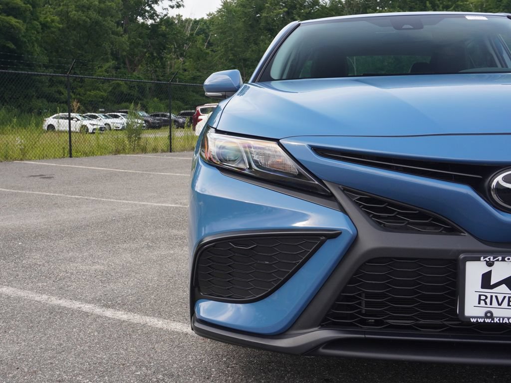 Used 2024 Toyota Camry SE FWD image 9