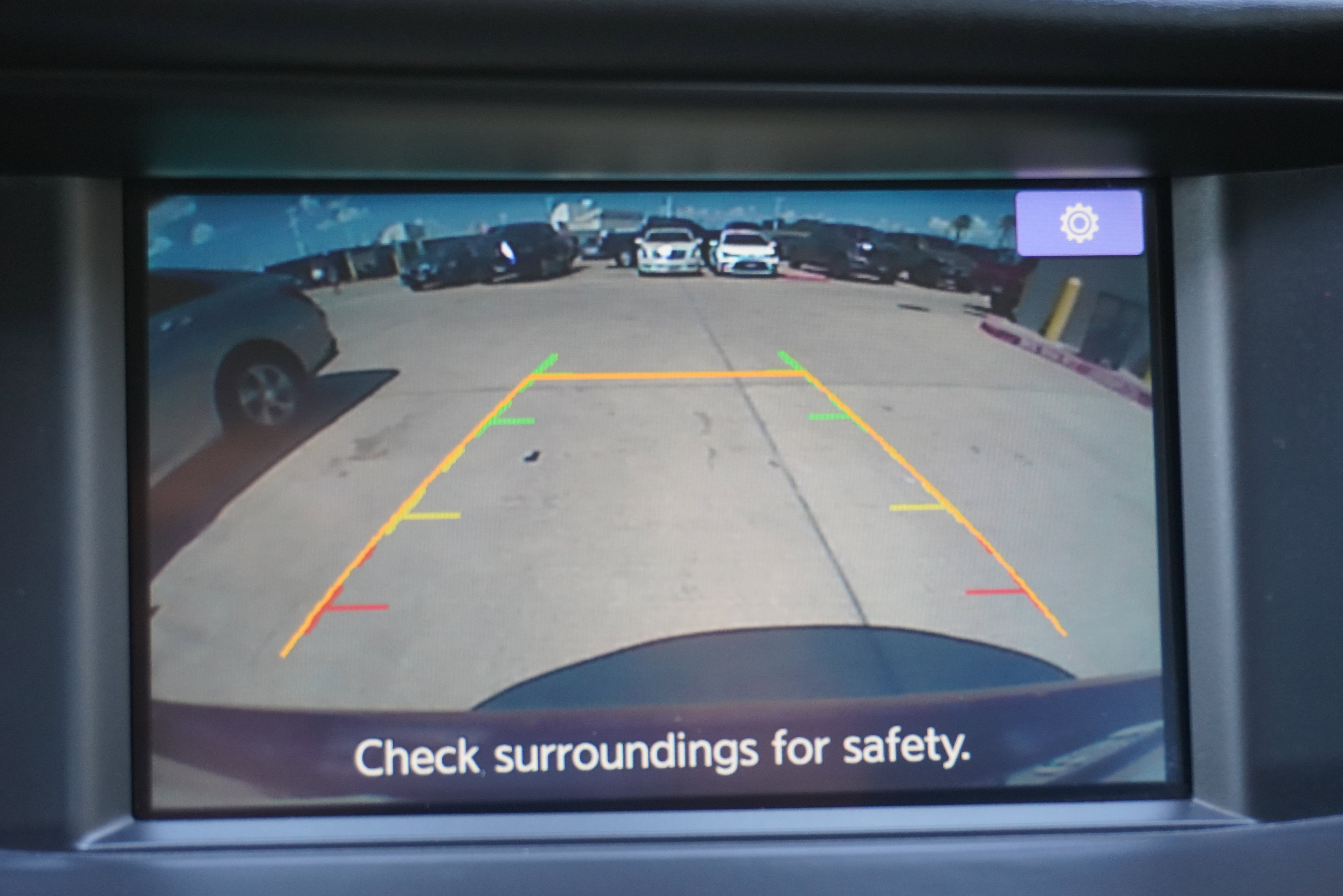 Used 2017 INFINITI QX30 Premium w/ Navigation Package FWD image 18