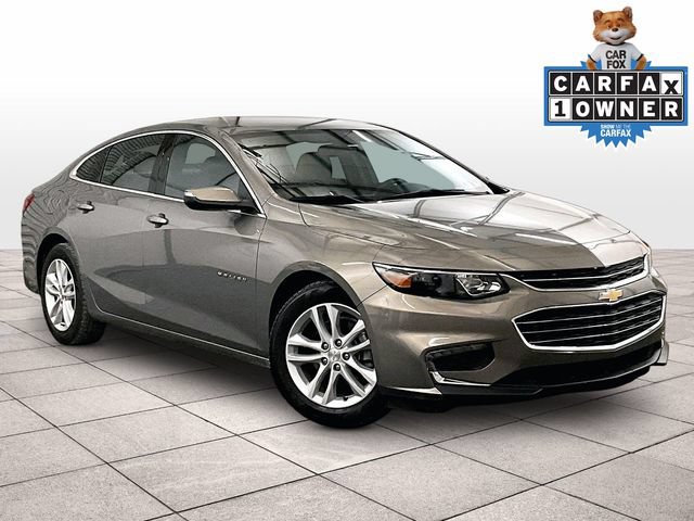 Used 2017 Chevrolet Malibu LT w/ Leather Package FWD image 2