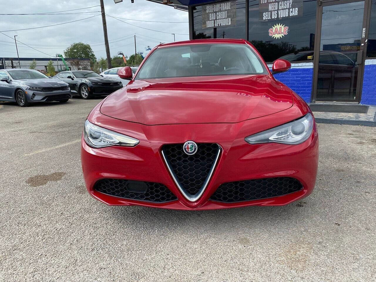 Used 2019 Alfa Romeo Giulia Sprint w/ Cold Weather Package image 2