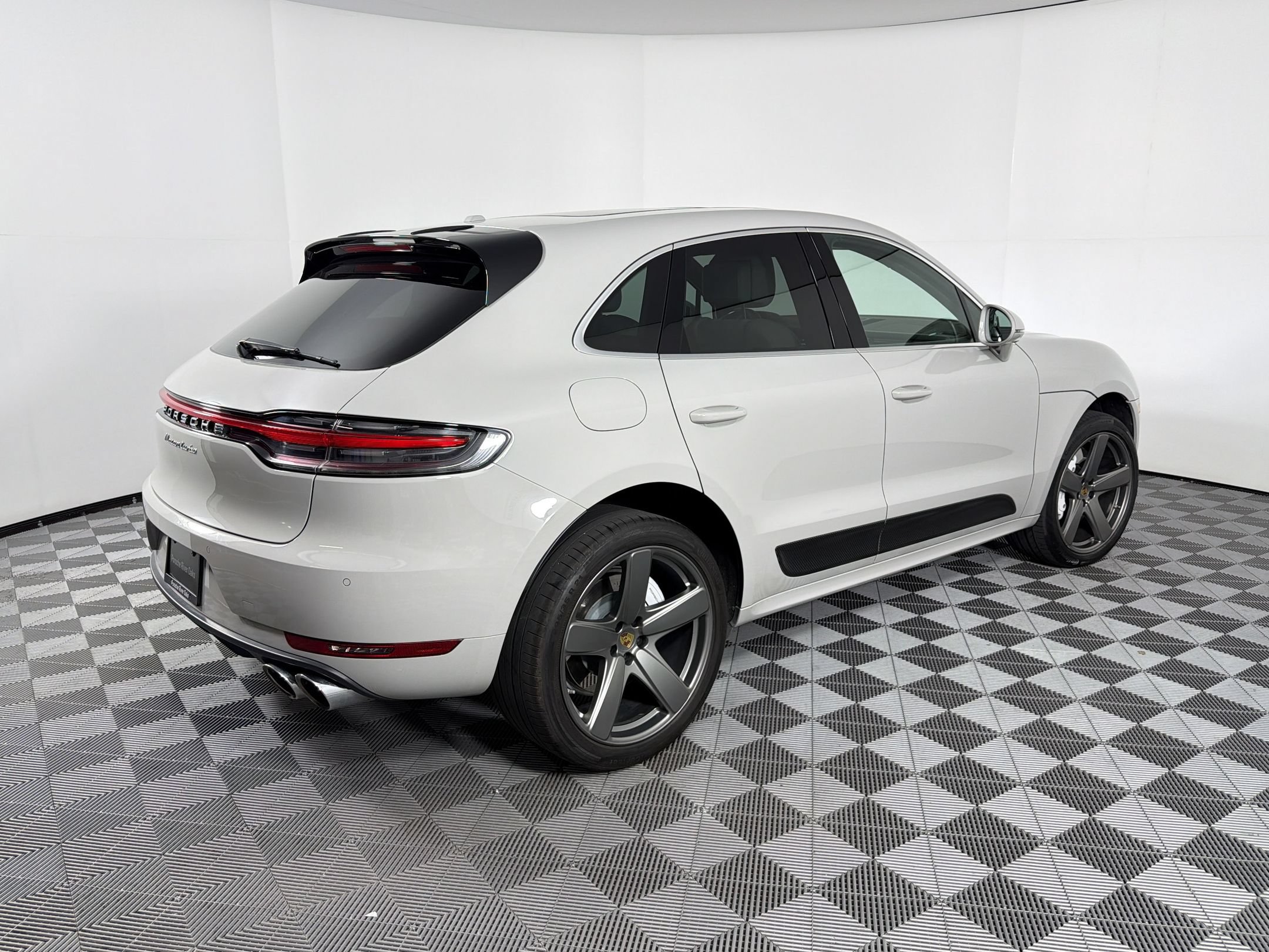Certified 2021 Porsche Macan Turbo w/ Premium Package Plus (PF0) AWD/4WD image 9