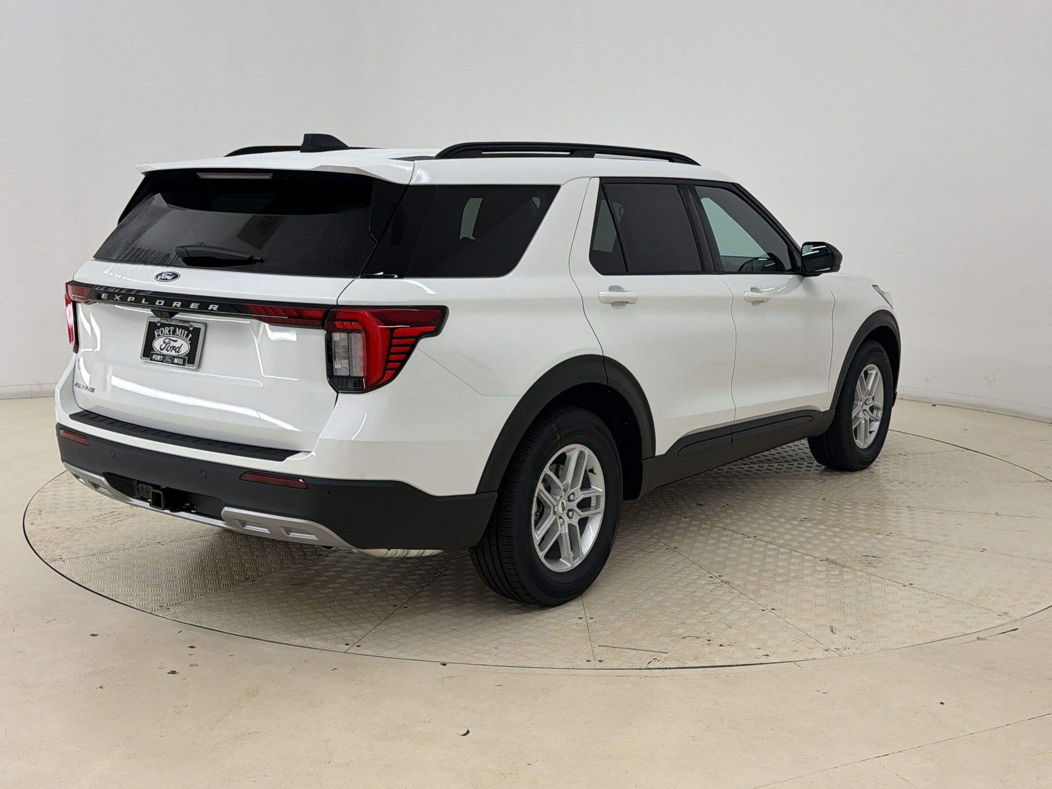 New 2027 Ford Explorer Active w/ Active Comfort Package RWD image 9