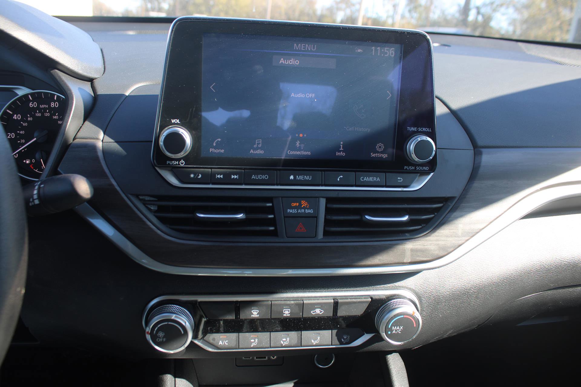 Used 2025 Nissan Altima 2.5 SV image 12