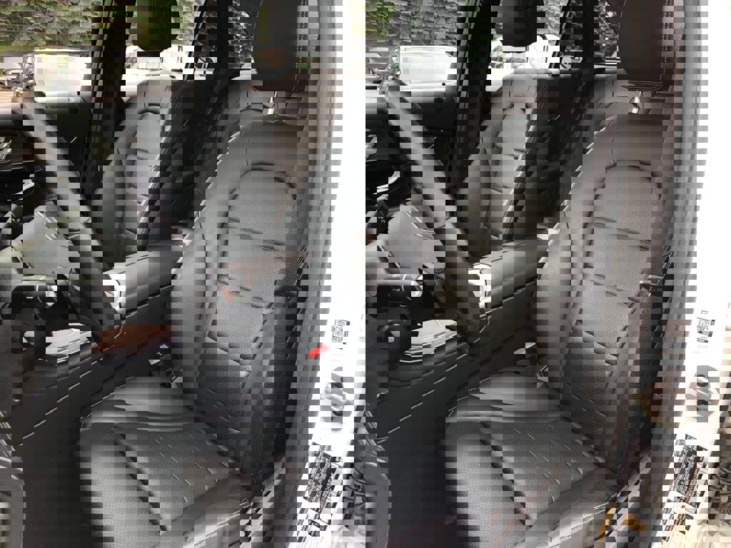 Used 2022 Mercedes-Benz GLC 300 4MATIC w/ Premium Package Lite image 29