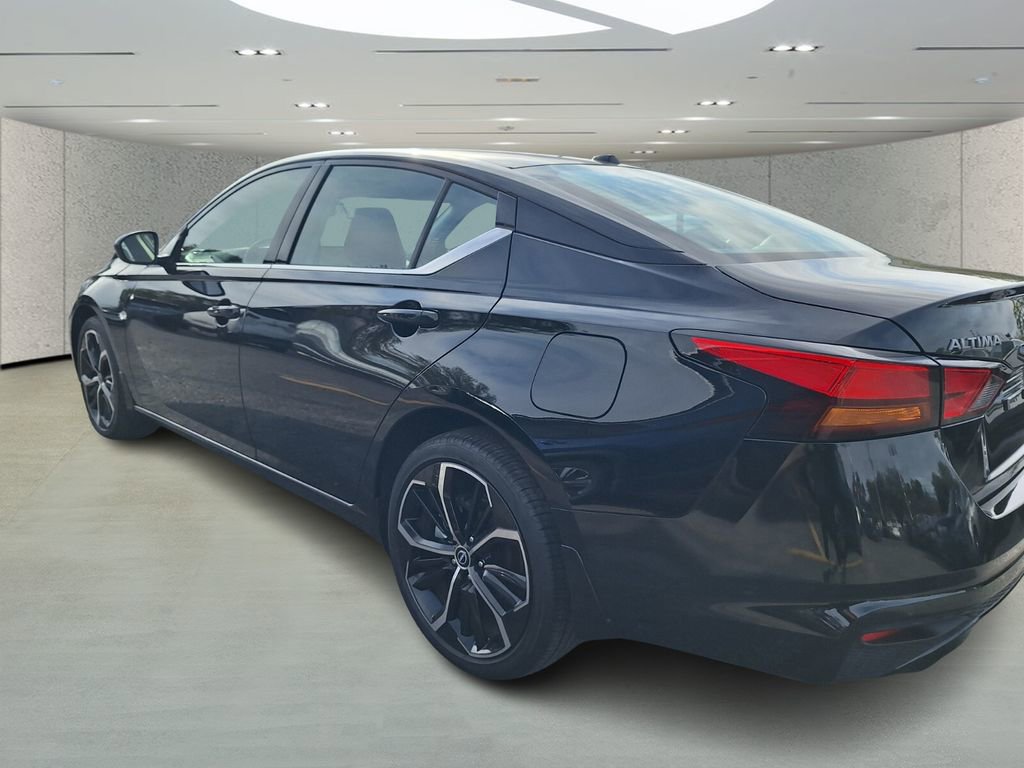 Certified 2024 Nissan Altima 2.5 SR w/ SR Premium Package image 3