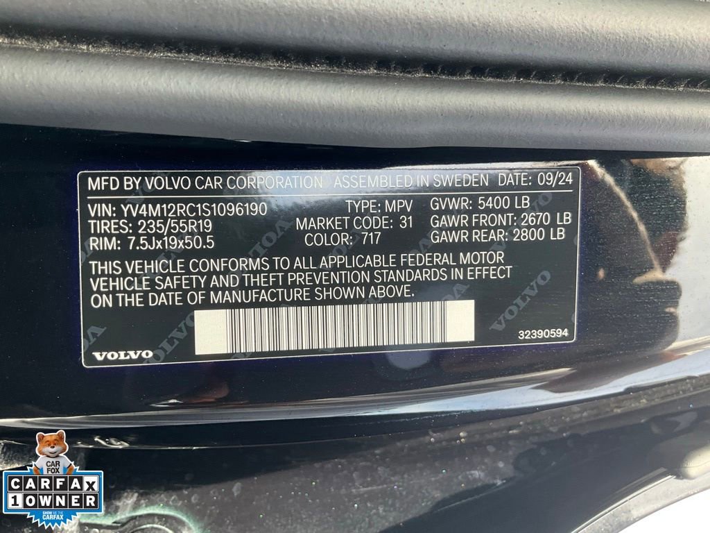 Used 2025 Volvo XC60 B5 Plus image 22