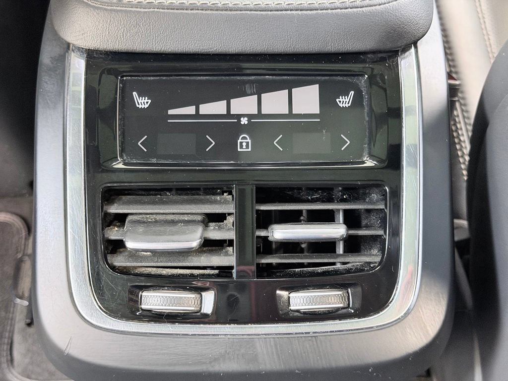 Used 2023 Volvo XC90 B6 Ultimate w/ Lounge Package AWD/4WD image 26
