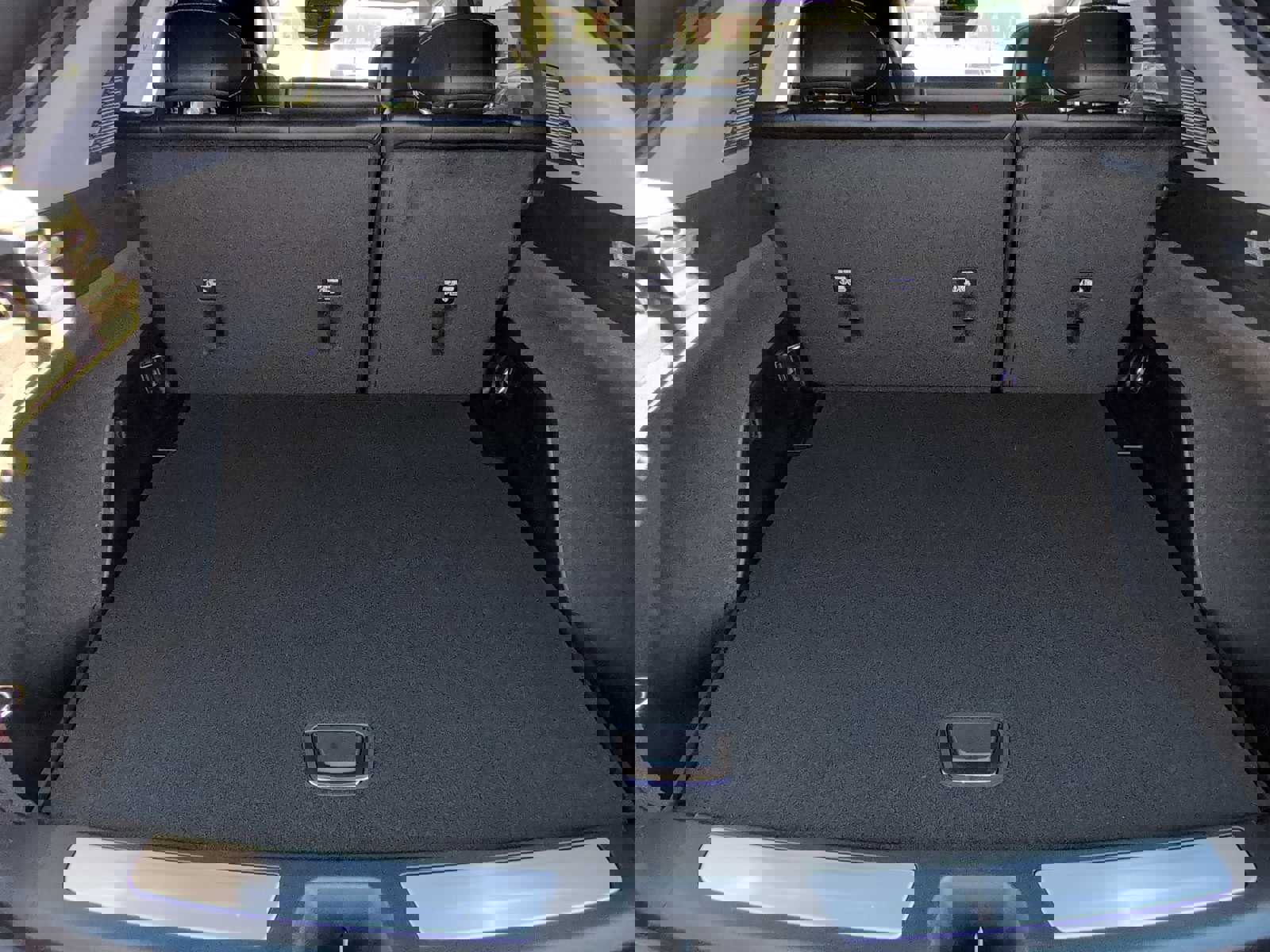 New 2026 Cadillac Optiq Luxury 1 image 26