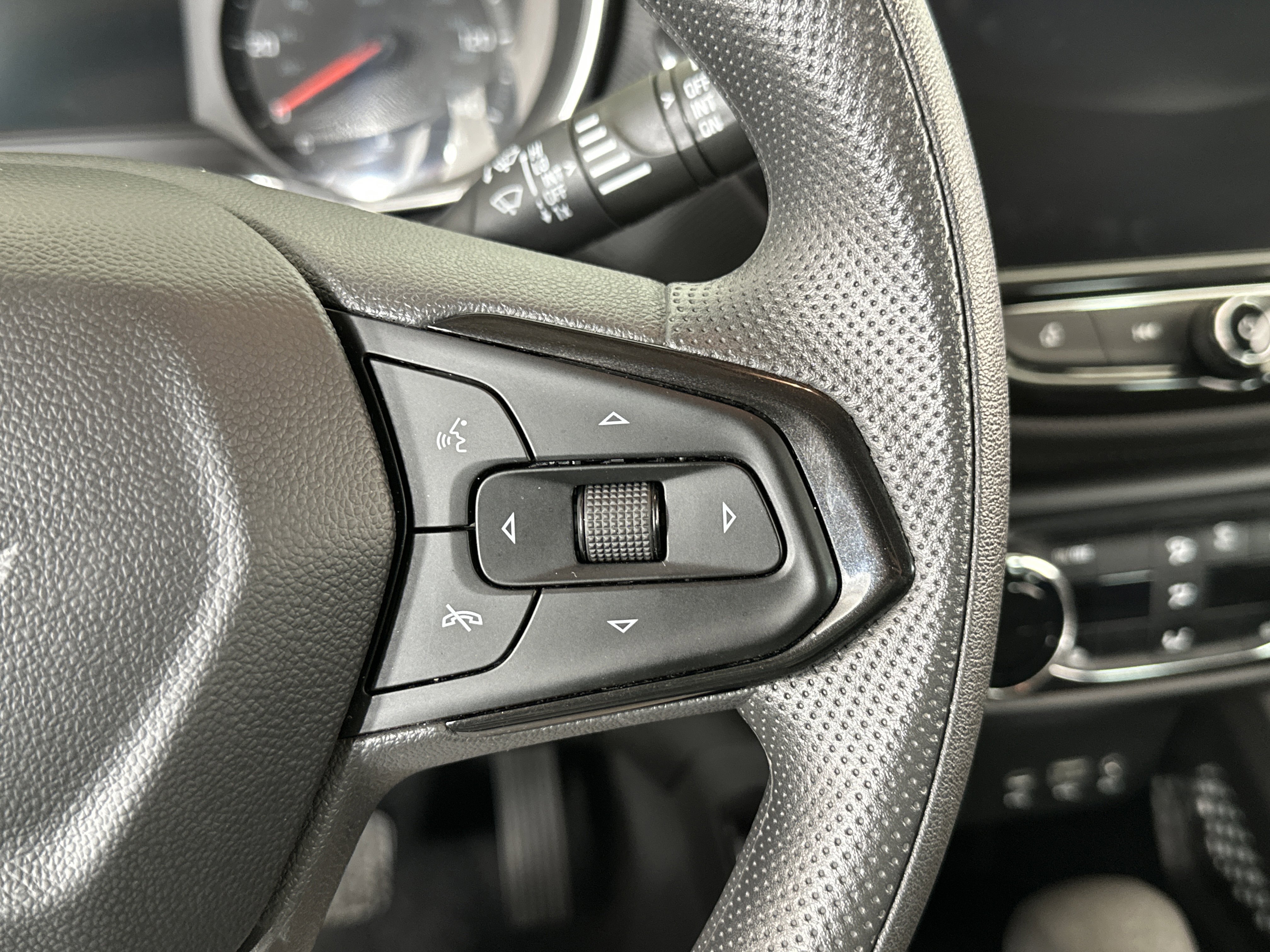 Used 2023 Chevrolet TrailBlazer LT w/ Convenience Package image 29