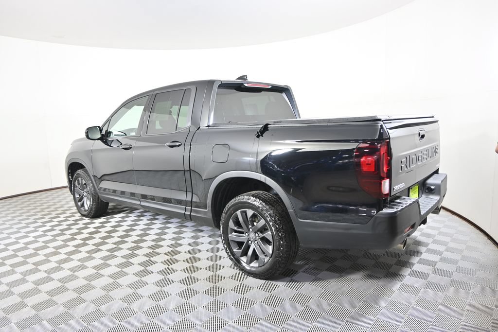 Used 2025 Honda Ridgeline Sport image 4