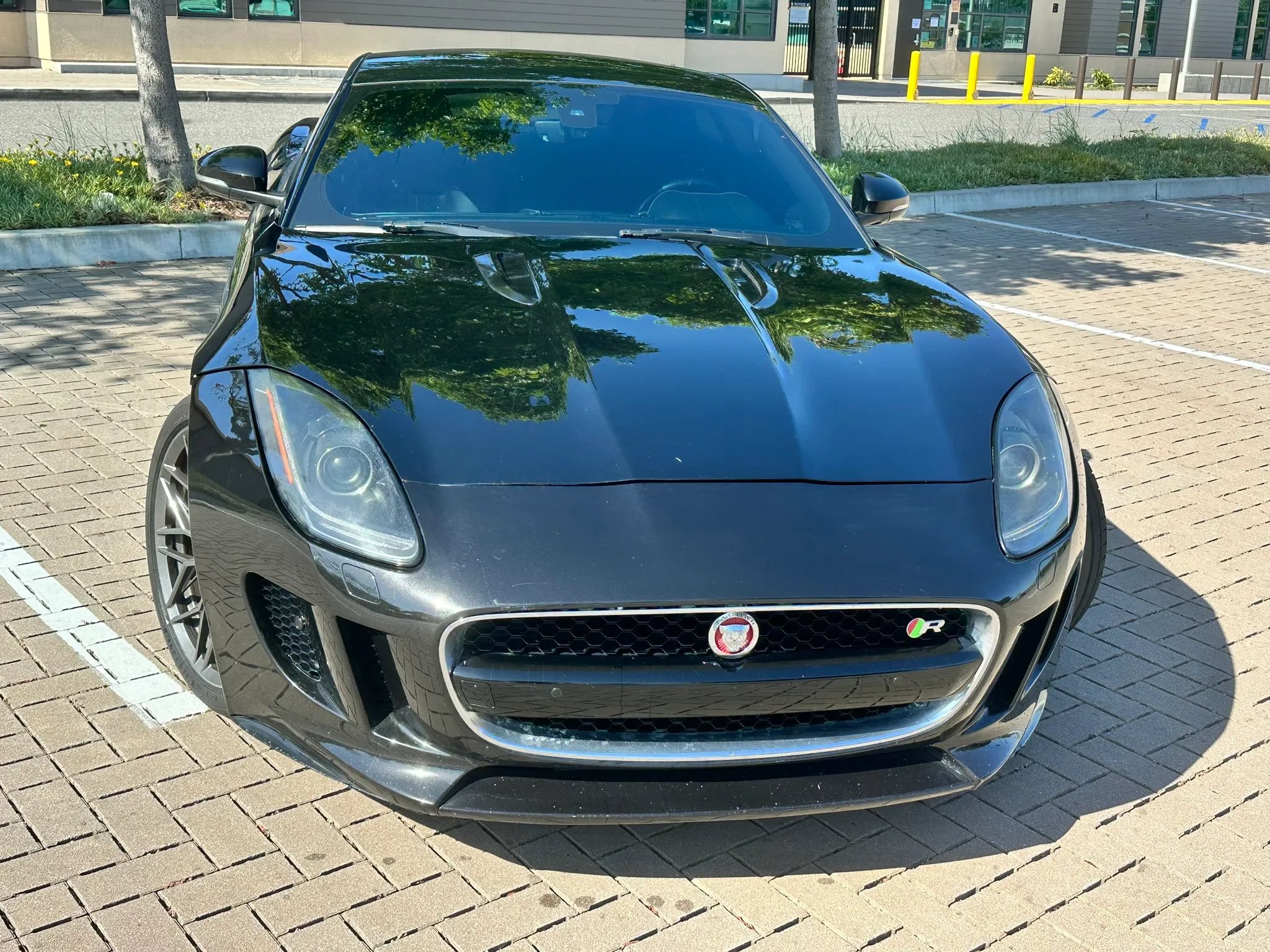Used 2015 Jaguar F-TYPE R RWD image 28