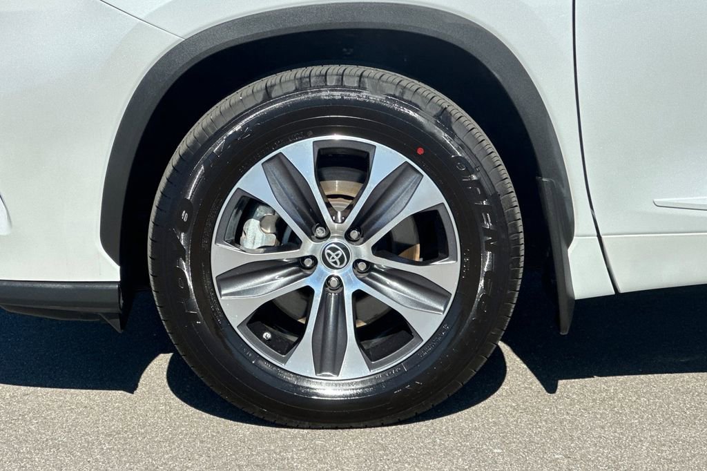 Used 2023 Toyota Highlander XLE w/ Protection Package #3 (TMS) image 26