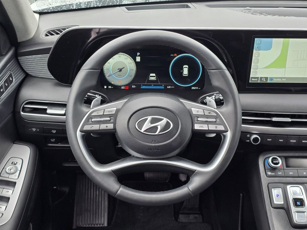 Used 2023 Hyundai Palisade Limited w/ Winter Package AWD/4WD image 17
