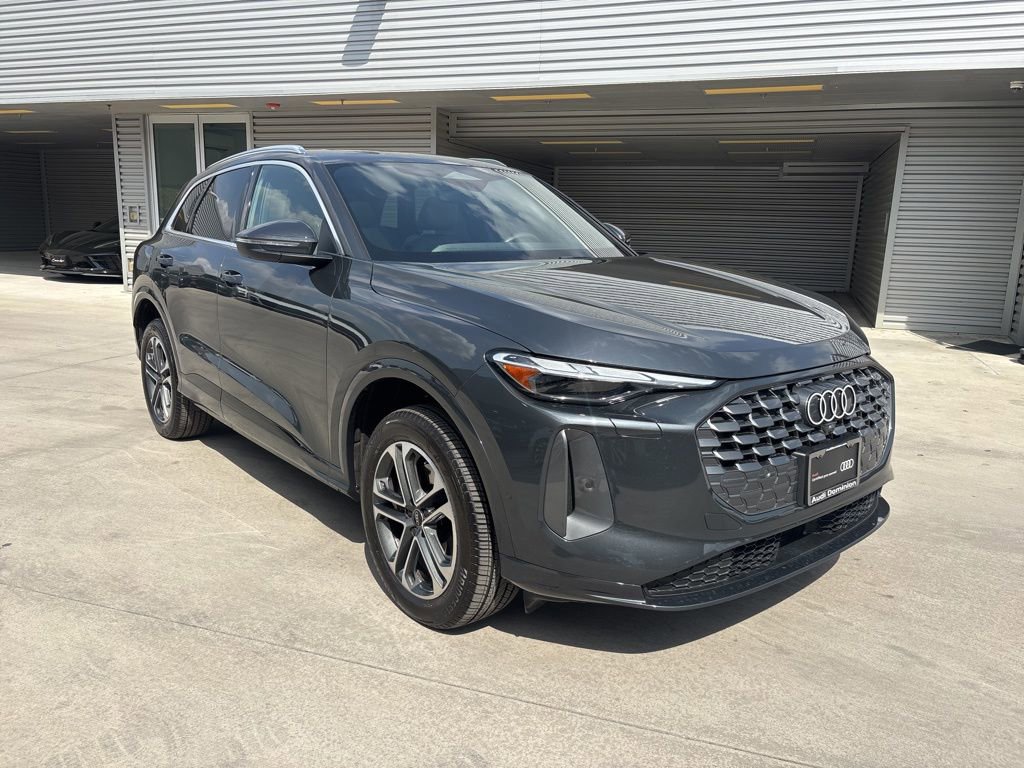 Certified 2025 Audi Q5 Premium w/ Convenience Package image 3