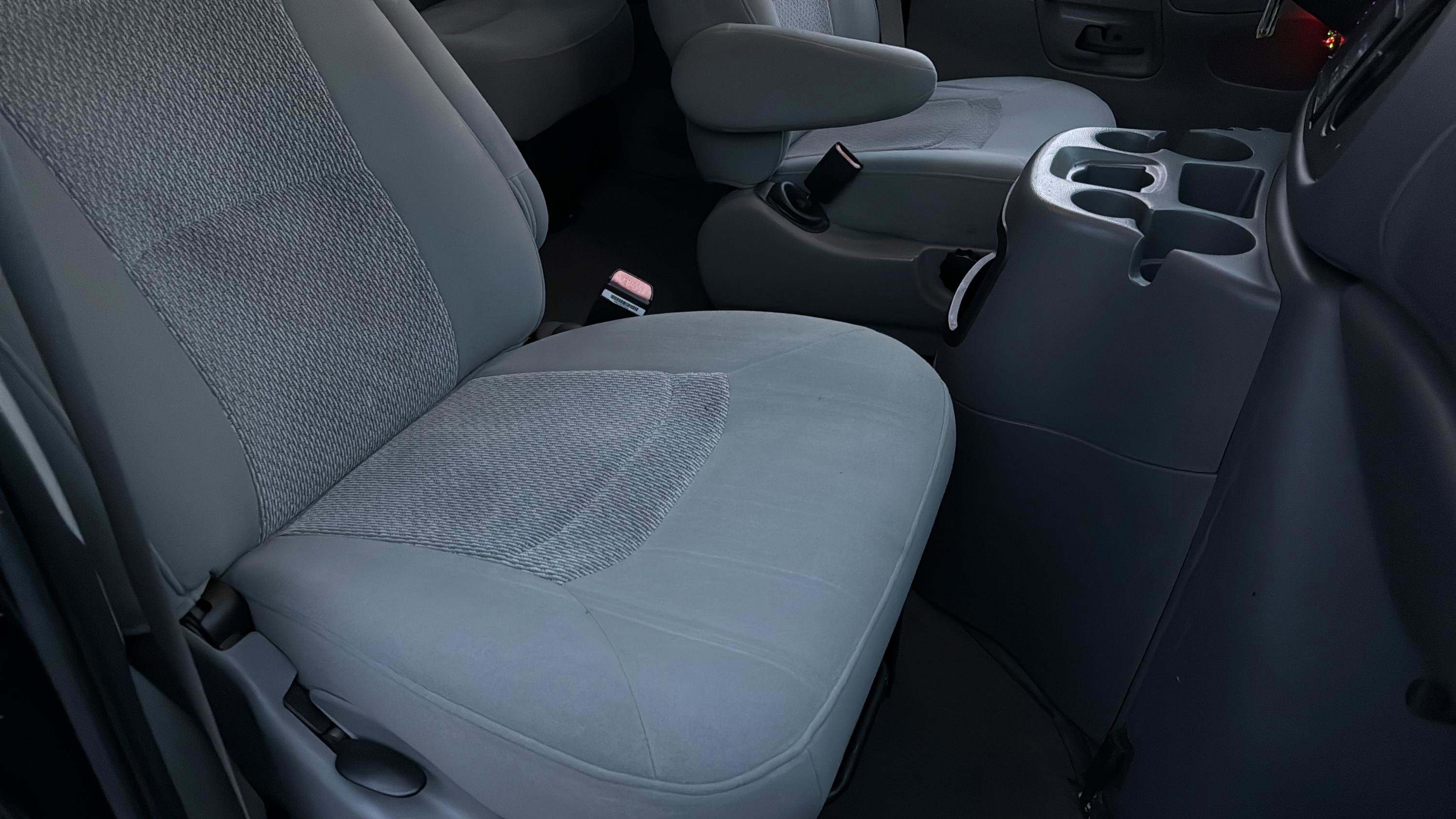 Used 2006 Ford E-150 and Econoline 150 Wagon image 23