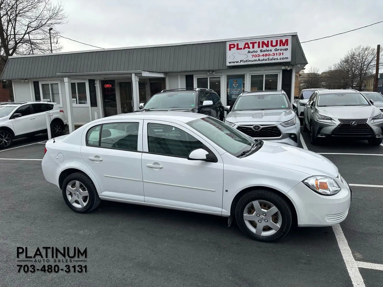 Used 2008 Chevrolet Cobalt LT image 2