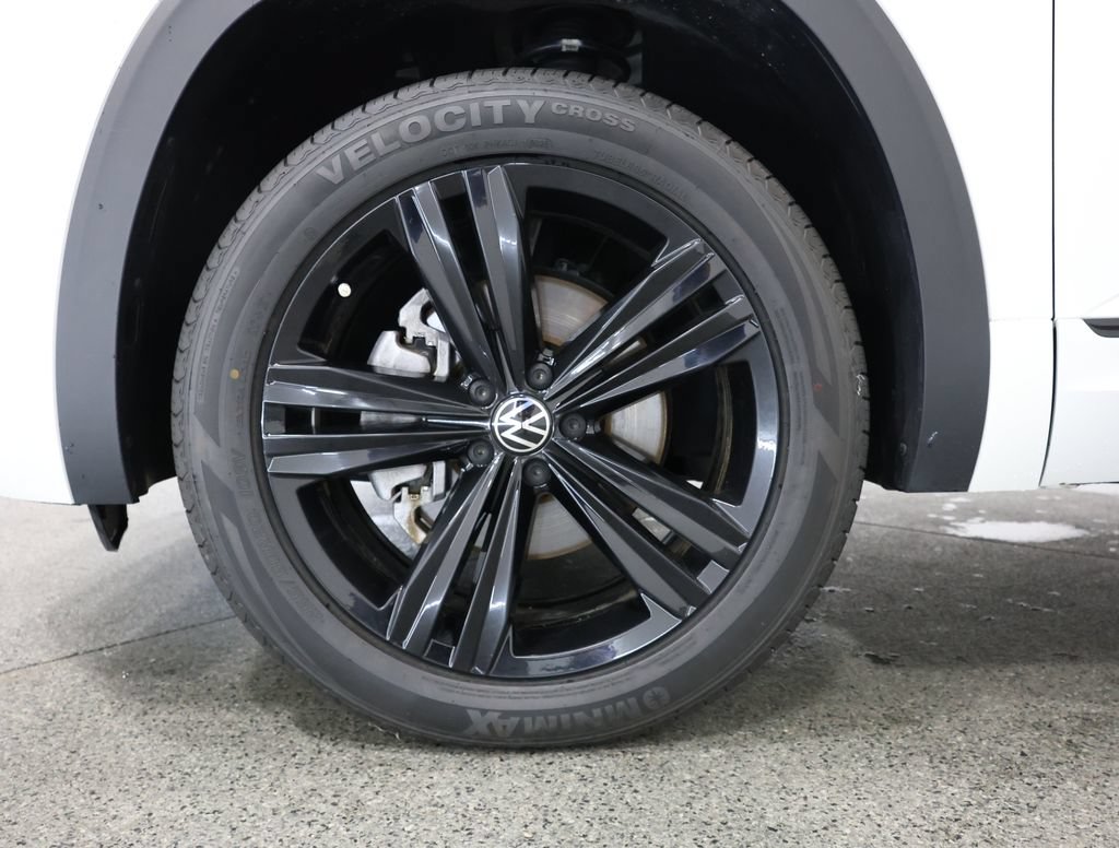 Certified 2023 Volkswagen Atlas SEL R-Line AWD/4WD image 5