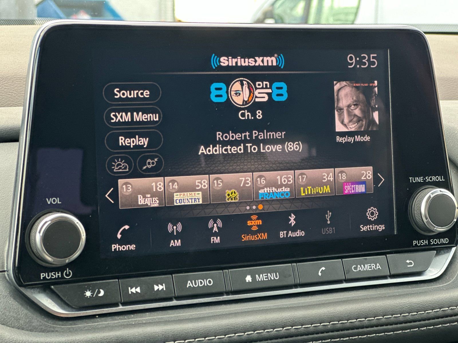 Used 2022 Nissan Rogue SV image 18