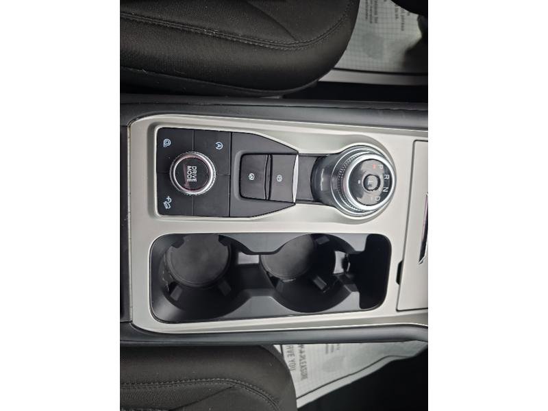 Used 2024 Ford Explorer XLT image 29