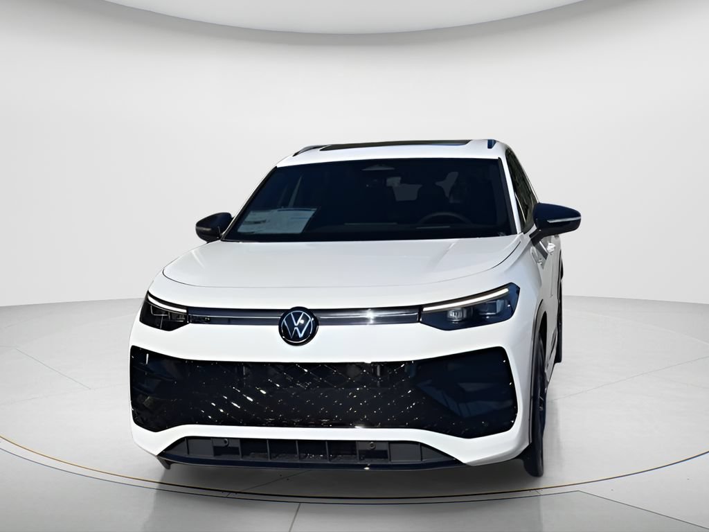 New 2026 Volkswagen Tiguan SE R-Line FWD image 3