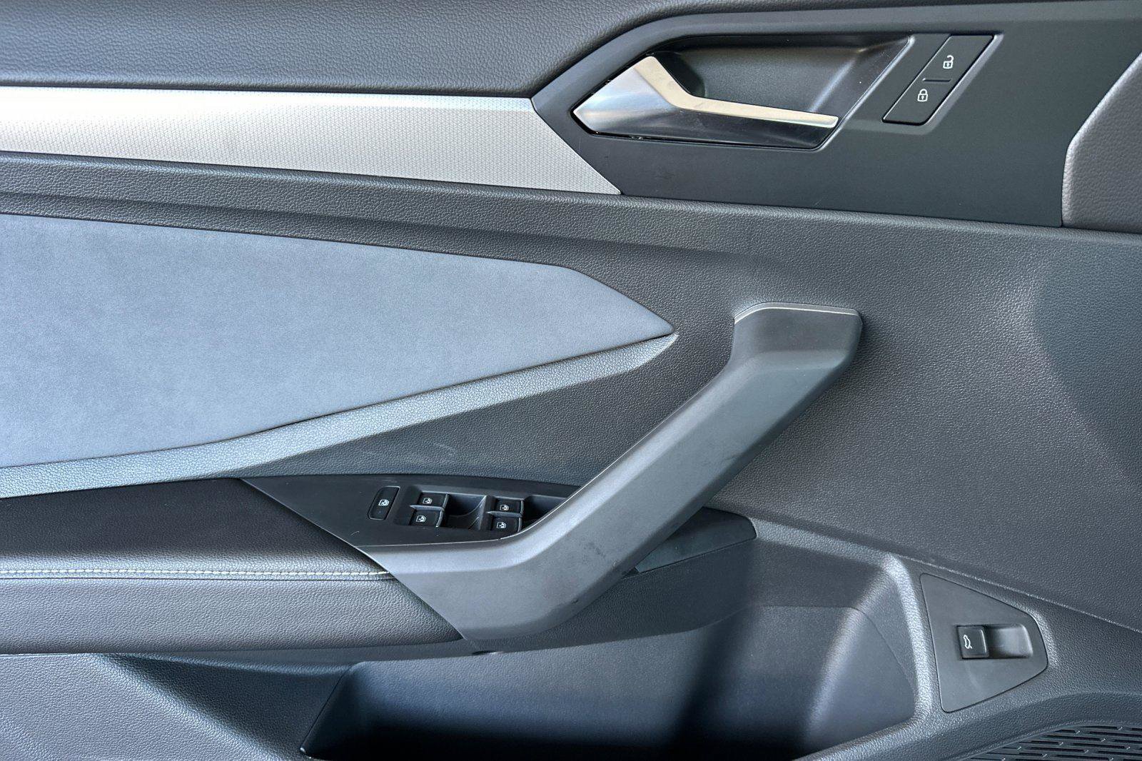 New 2025 Volkswagen Jetta SE image 10