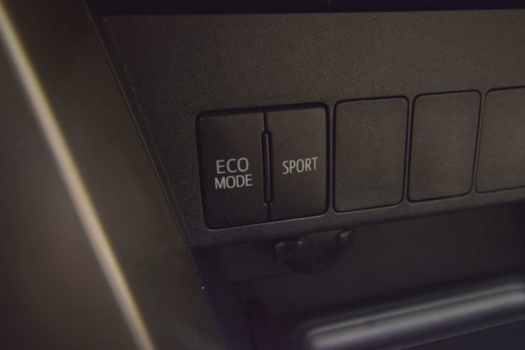 Used 2015 Toyota RAV4 XLE image 30