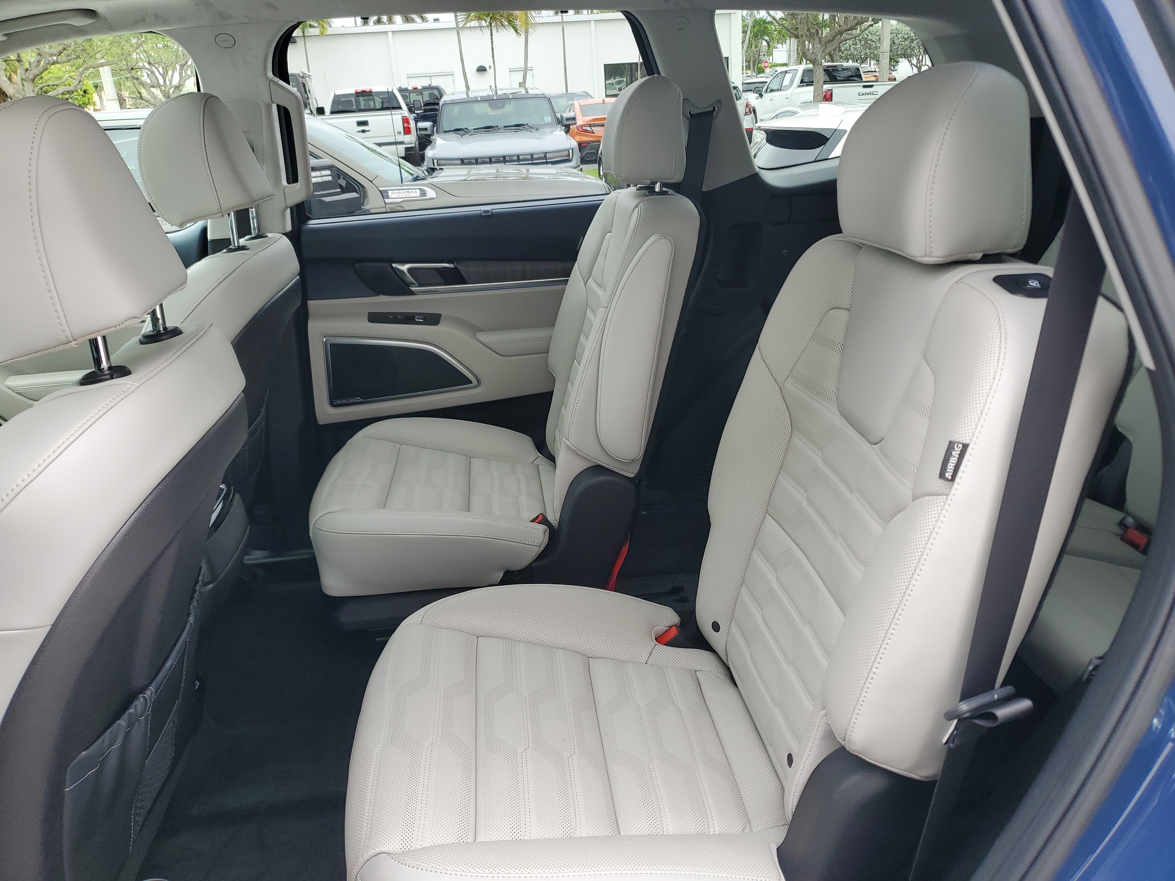 Used 2024 Kia Telluride SX Prestige w/ Towing Package image 14