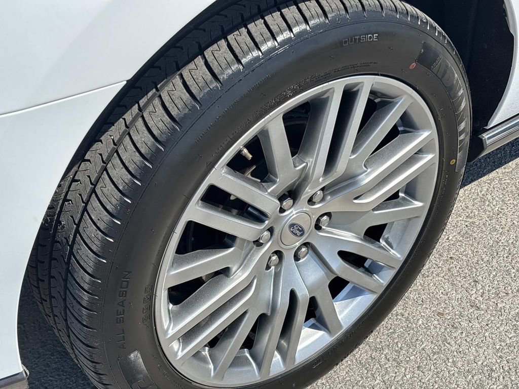 Used 2024 Ford Expedition Limited image 8