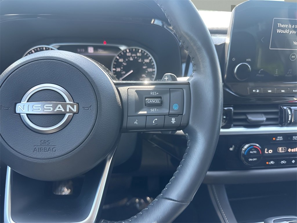 Used 2023 Nissan Pathfinder SL image 16