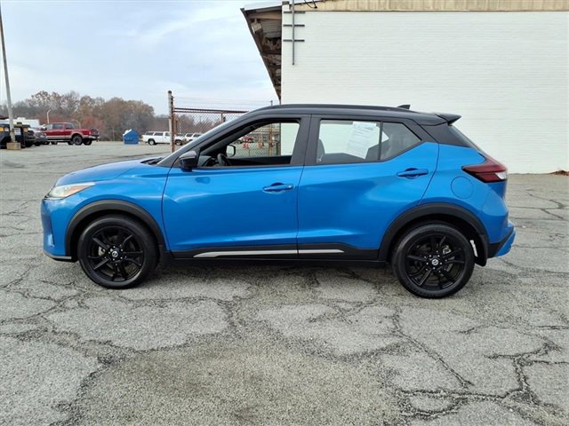 Used 2021 Nissan Kicks SR w/ SR Premium Package image 2