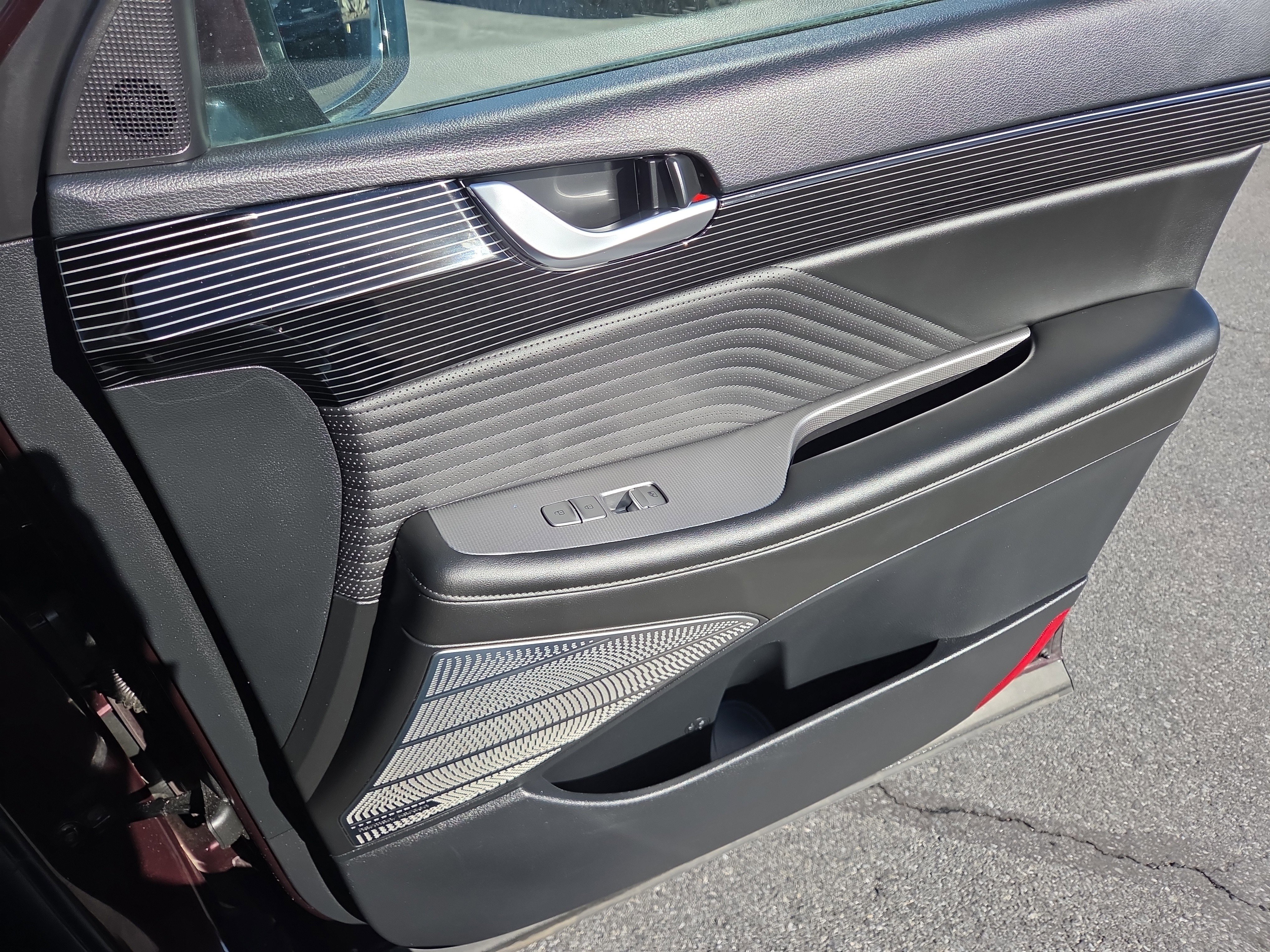 Used 2024 Hyundai Palisade Calligraphy image 18