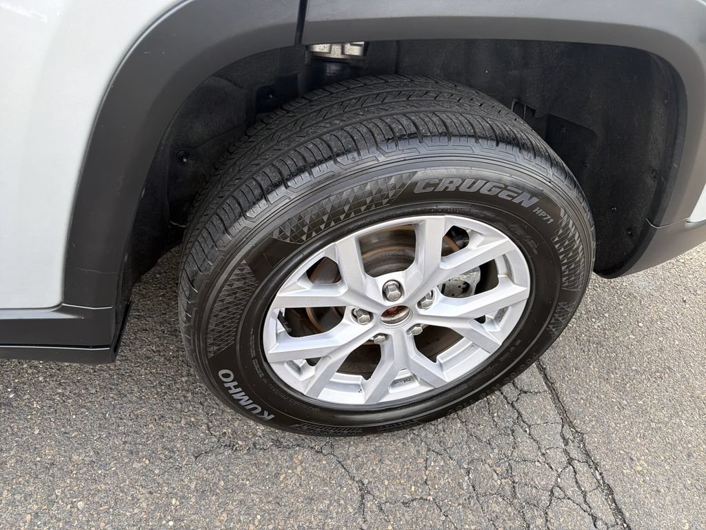Used 2023 Jeep Grand Cherokee Altitude AWD/4WD image 29