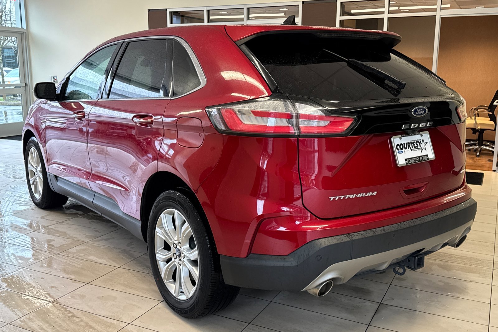 Certified 2022 Ford Edge Titanium w/ Class II Trailer Tow Package image 6