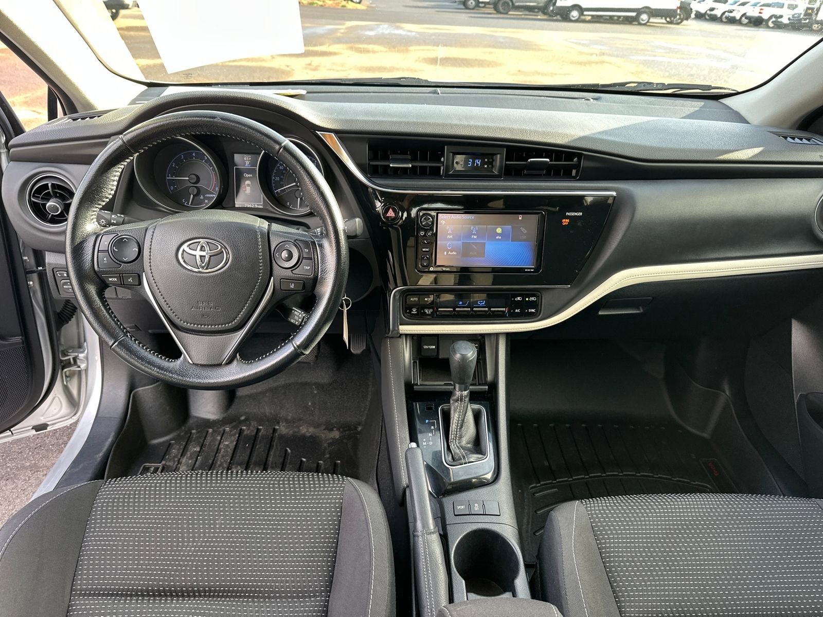 Used 2017 Toyota Corolla iM image 12