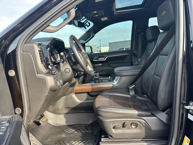 Used 2024 Chevrolet Silverado 1500 High Country w/ Midnight Edition AWD/4WD image 13