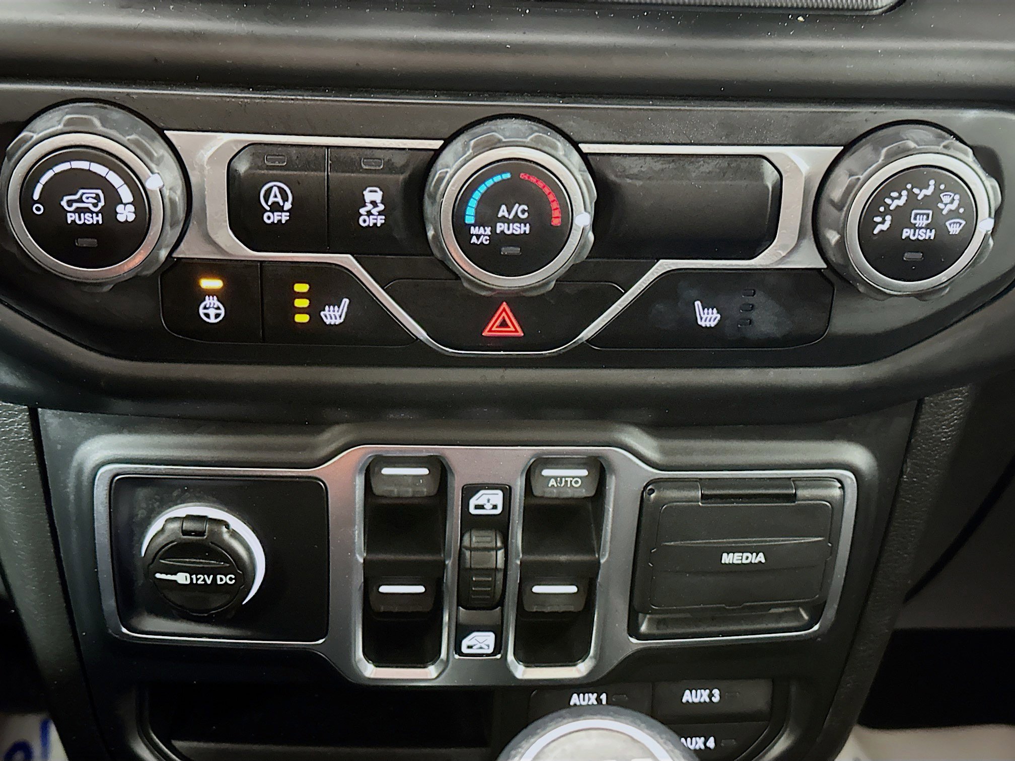 Used 2018 Jeep Wrangler Unlimited Sport S image 15