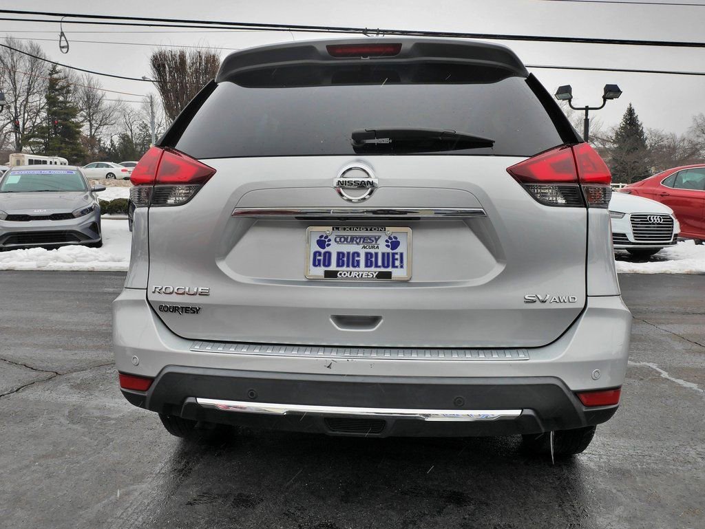 Used 2020 Nissan Rogue SV image 6