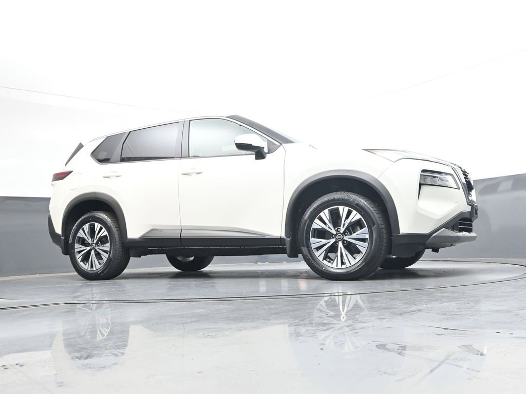 Certified 2022 Nissan Rogue SV AWD/4WD image 34