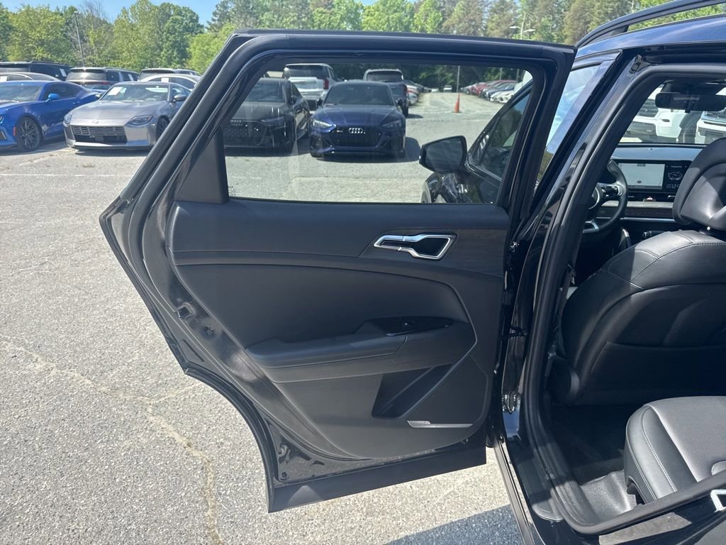Used 2023 Kia Sportage X-Line w/ X-Line Premium Package AWD/4WD image 28