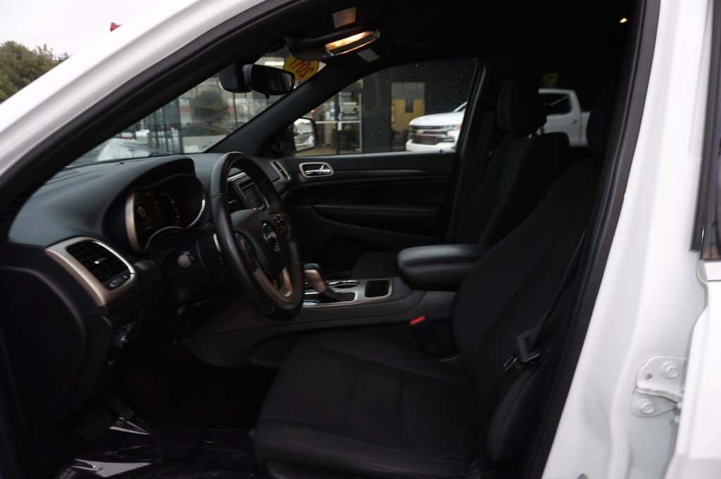 Used 2017 Jeep Grand Cherokee Laredo w/ Quick Order Package 23E image 23