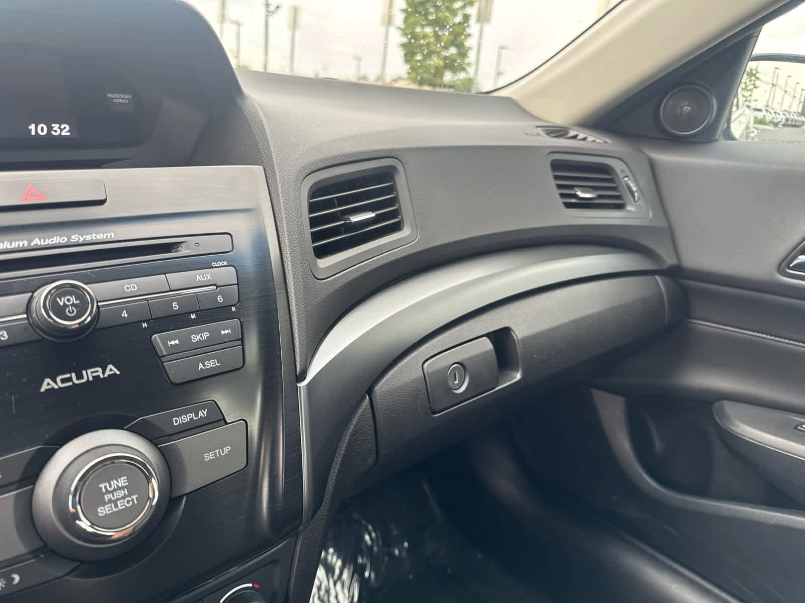 Used 2014 Acura ILX w/ Premium Package FWD image 28