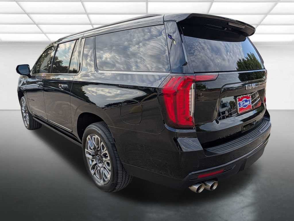 Used 2023 GMC Yukon XL Denali Ultimate AWD/4WD image 2