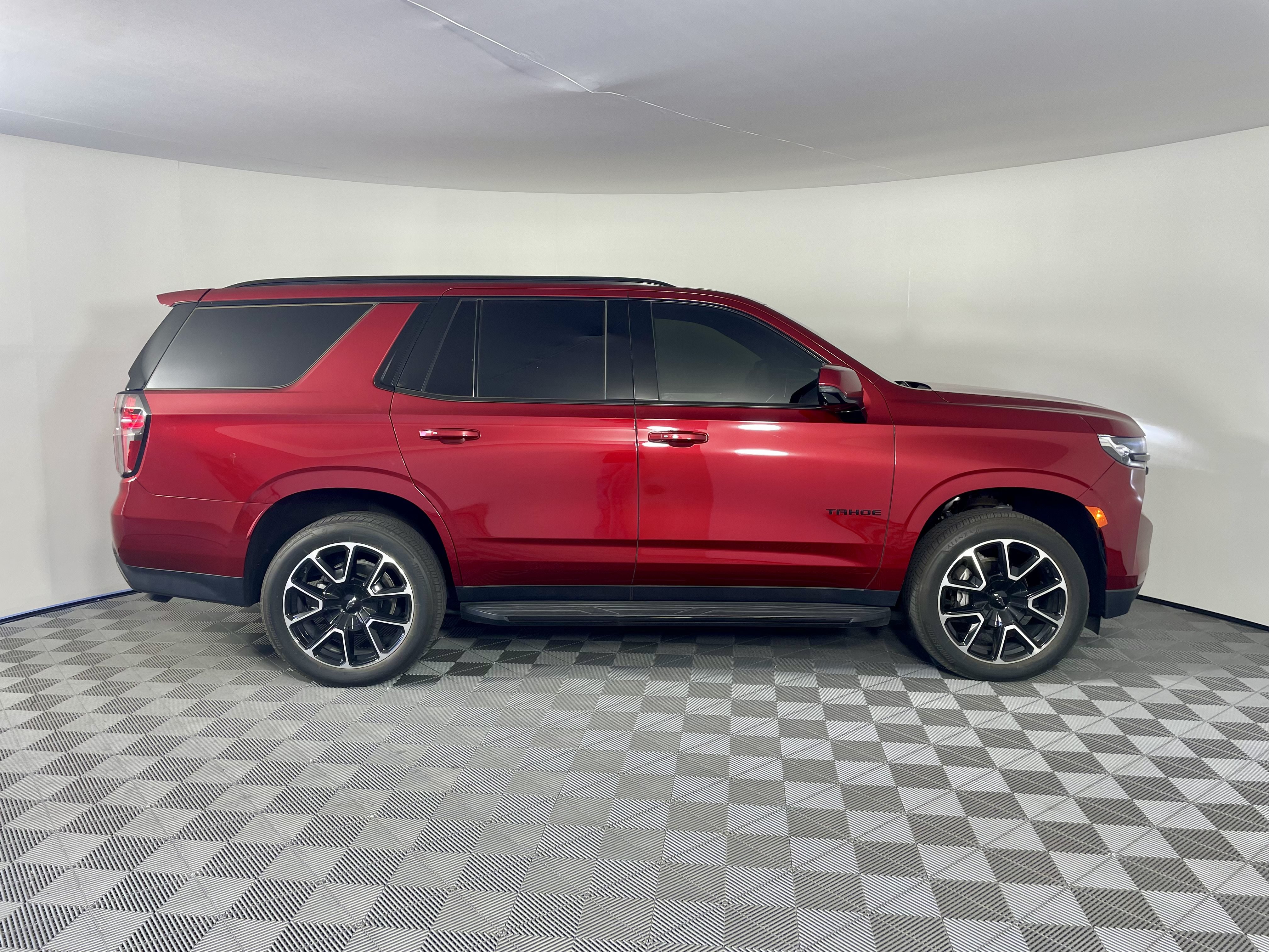 Used 2024 Chevrolet Tahoe RST w/ Luxury Package AWD/4WD image 6