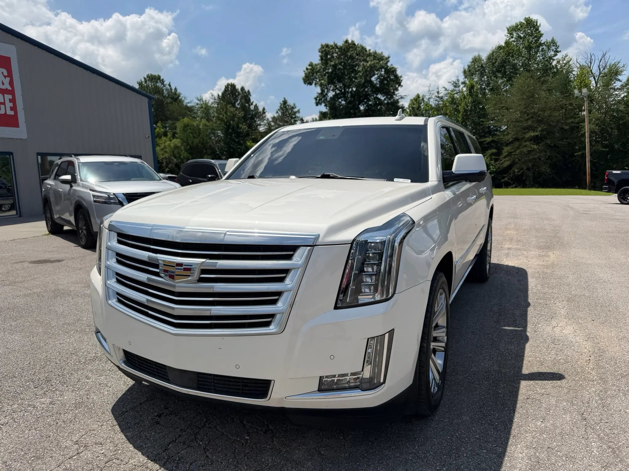 Used 2015 Cadillac Escalade ESV Platinum AWD/4WD image 29