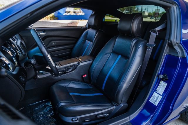 Used 2014 Ford Mustang GT Premium w/ Comfort Package RWD image 4