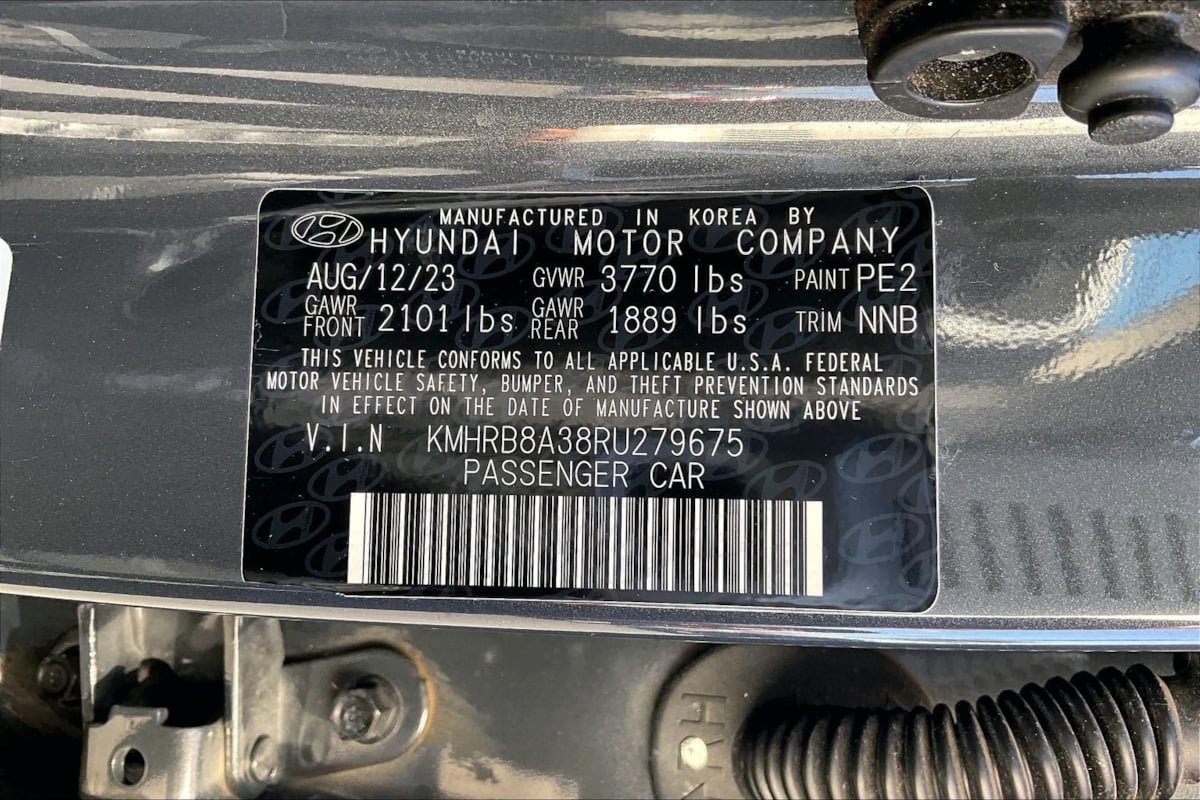 Used 2024 Hyundai Venue SE FWD image 33