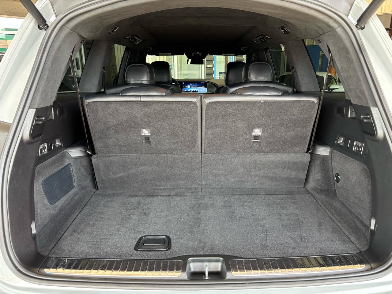 Used 2024 Mercedes-Benz GLS 63 AMG 4MATIC image 35