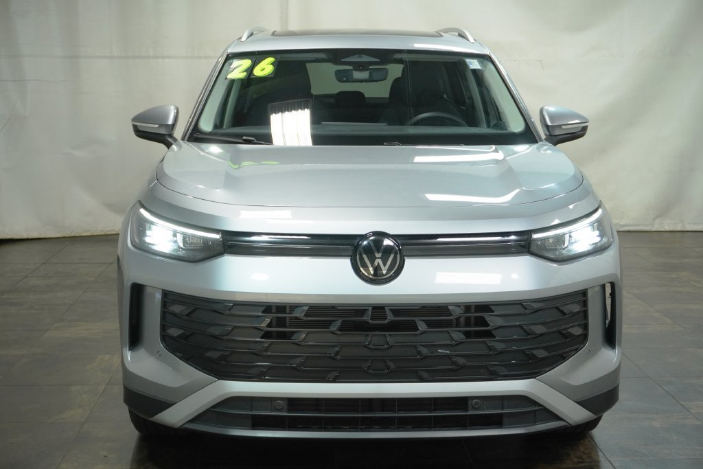 Used 2026 Volkswagen Tiguan SE AWD/4WD image 8